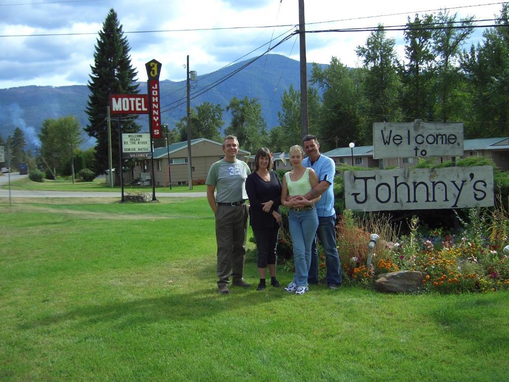 Johnny'S Motel Grand Forks Eksteriør bilde
